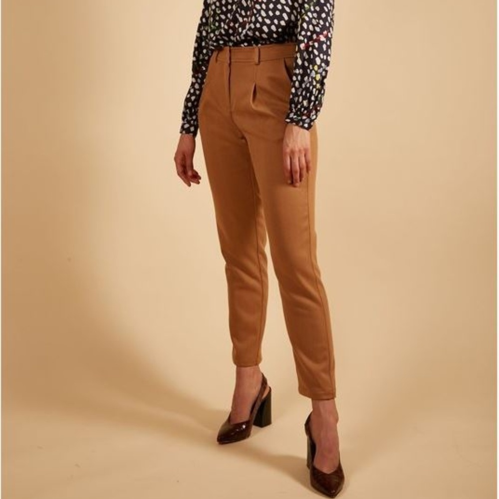 Pura Tan Tapered Fit Ankle Crop Pant